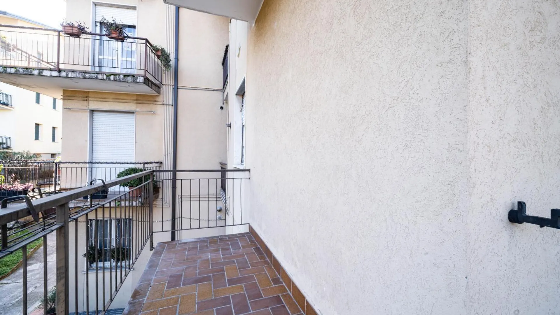 Apartment Spazioso Trilocale Vicino Alla Stazione A Pochi Passi Dal Lago Desenzano del Garda