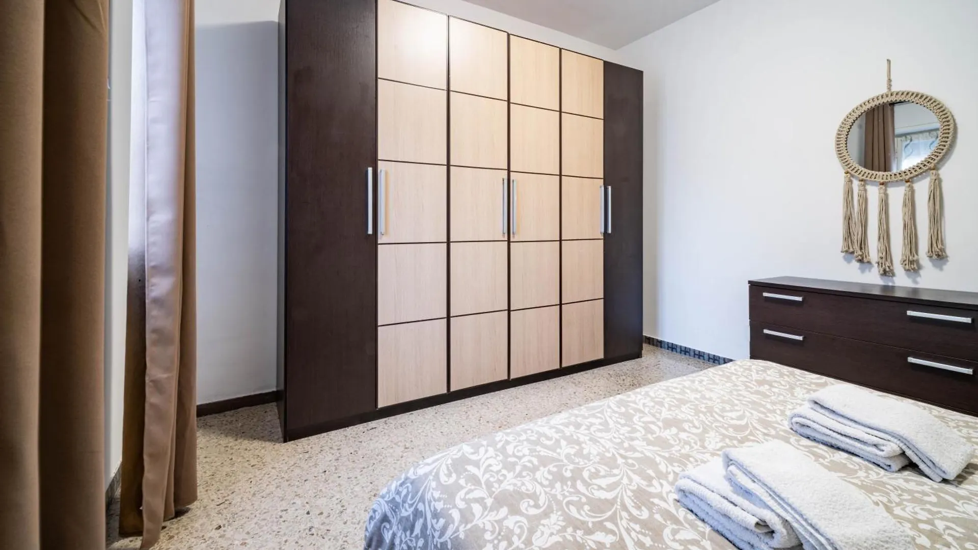 Apartment Spazioso Trilocale Vicino Alla Stazione A Pochi Passi Dal Lago Desenzano del Garda